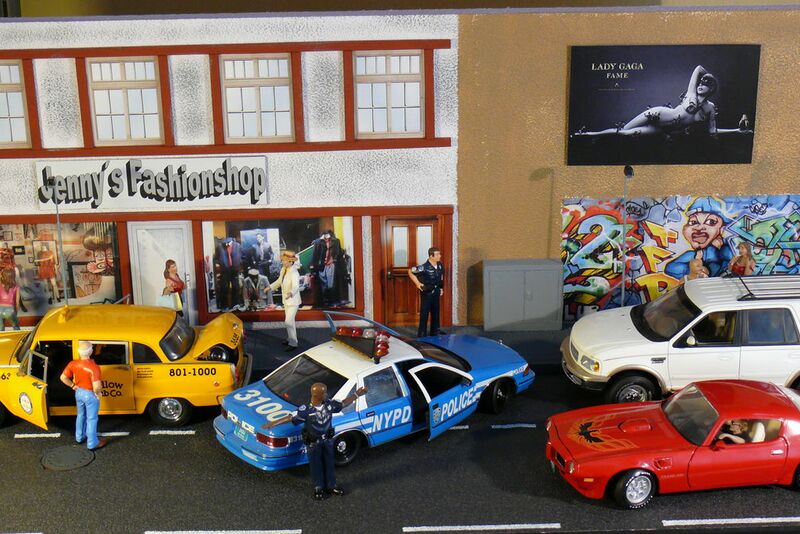 1:18 Diorama: Straßenscene NYC Bild 1