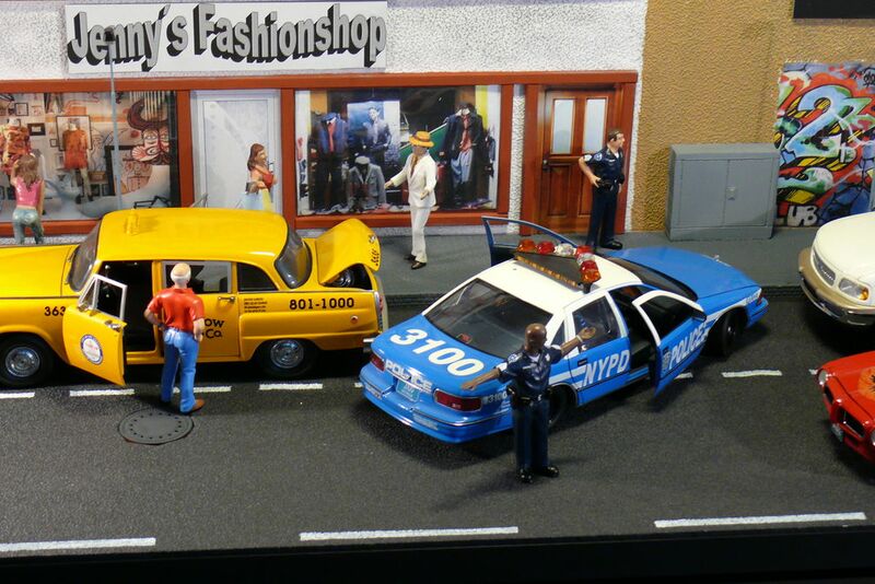 1:18 Diorama: Straßenscene NYC Bild 3