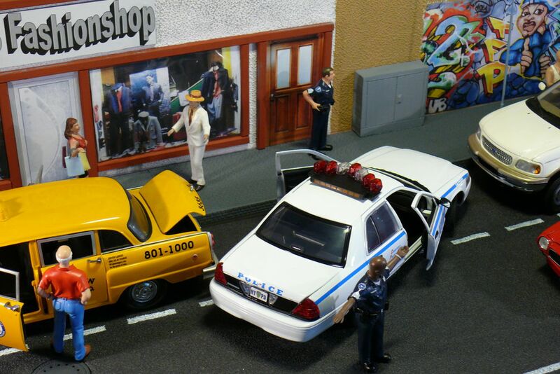 1:18 Diorama: Straßenscene NYC Bild 13