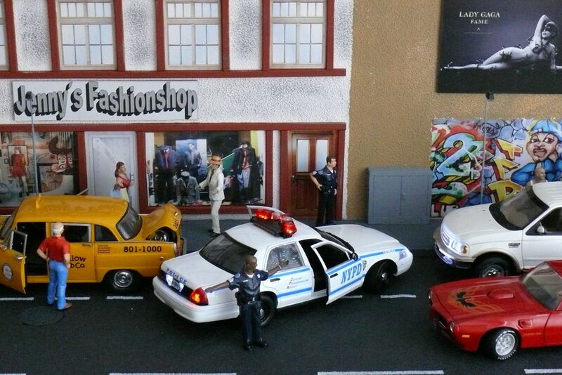 1:18 Diorama: Straßenscene NYC Bild 17